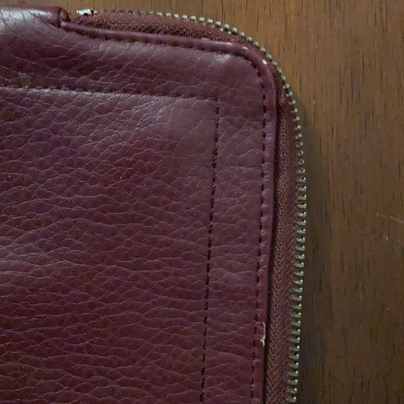 Old navy clutch - Picture 4 of 6